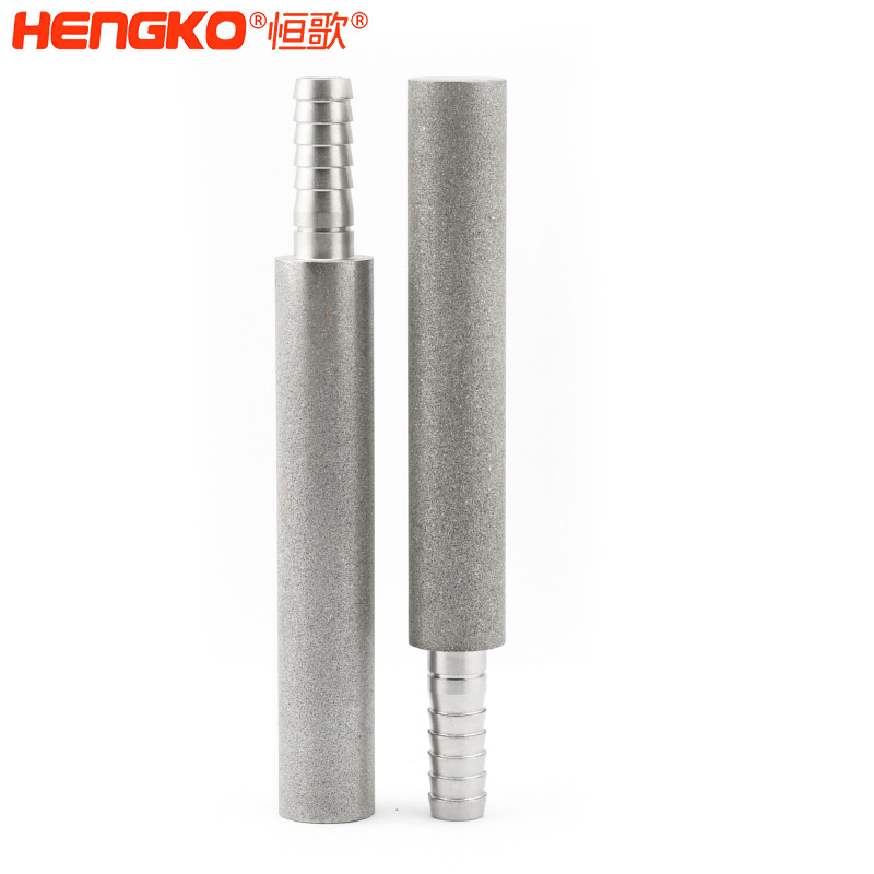 不銹鋼粉末燒結(jié)曝氣頭擴散器孔隙率高流通速度快，用于臭氧發(fā)生器
